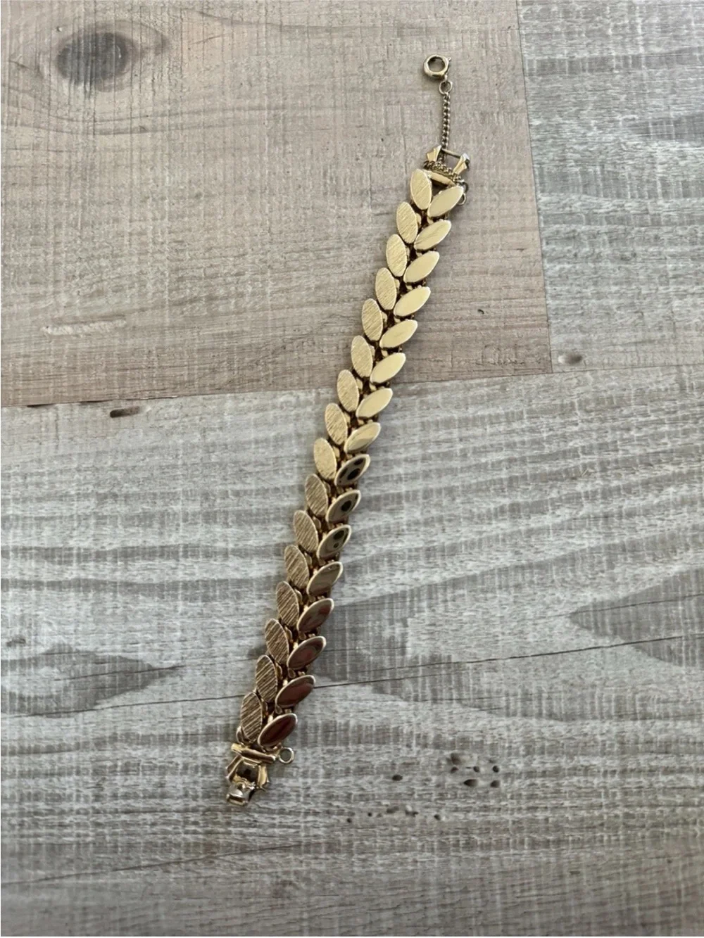 Gold Leaf-Link Women's Bracelet